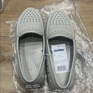 Floafers Women's Gray Loafers